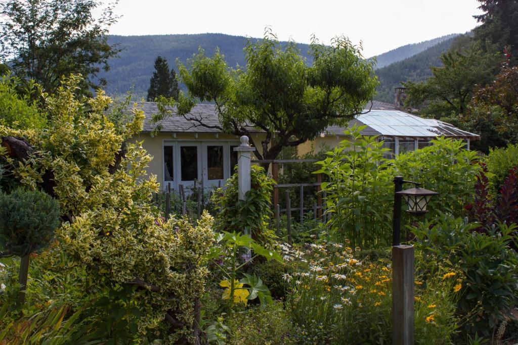House Bed & Breakfast 3*